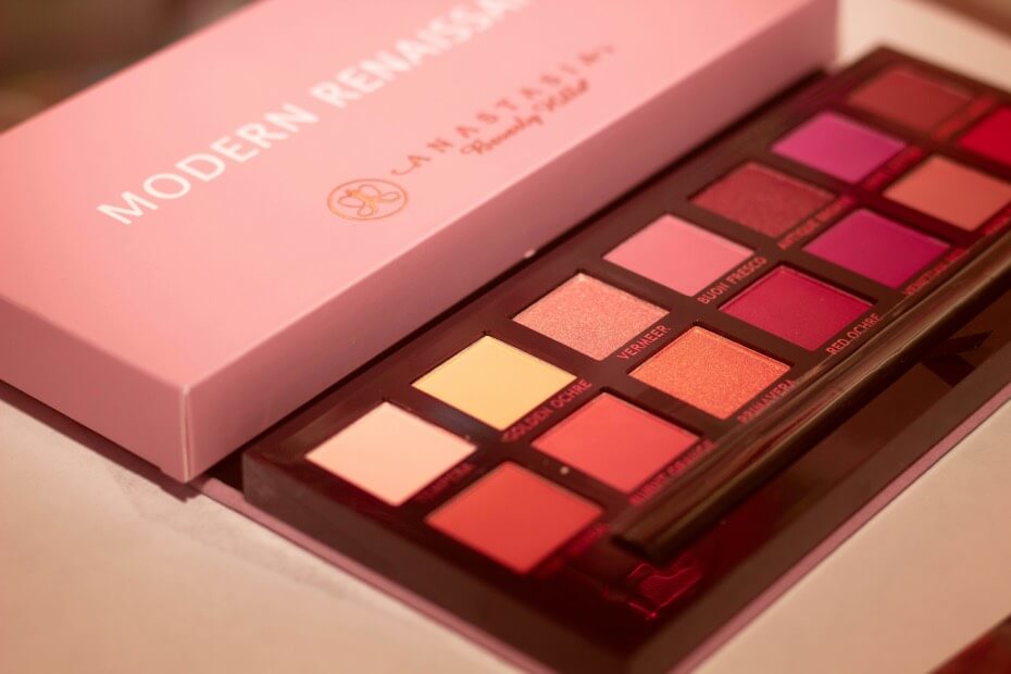 Foriu recomienda las sombras de Modern Renaissance para lograr una alta pigmentación en tu maquillaje.