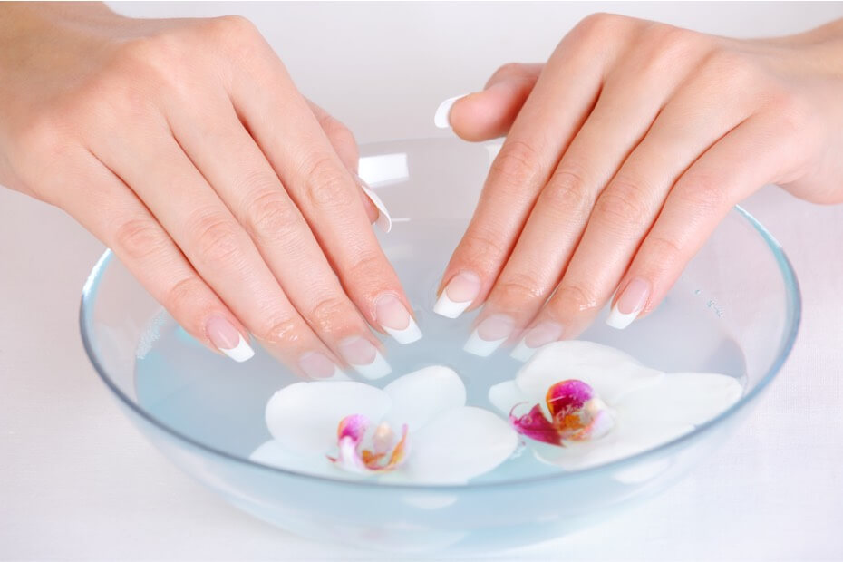 Foriu sabe lo importante que son las uñas de las manos para tu look, por eso te compartimos los mejores consejos de cuidado.