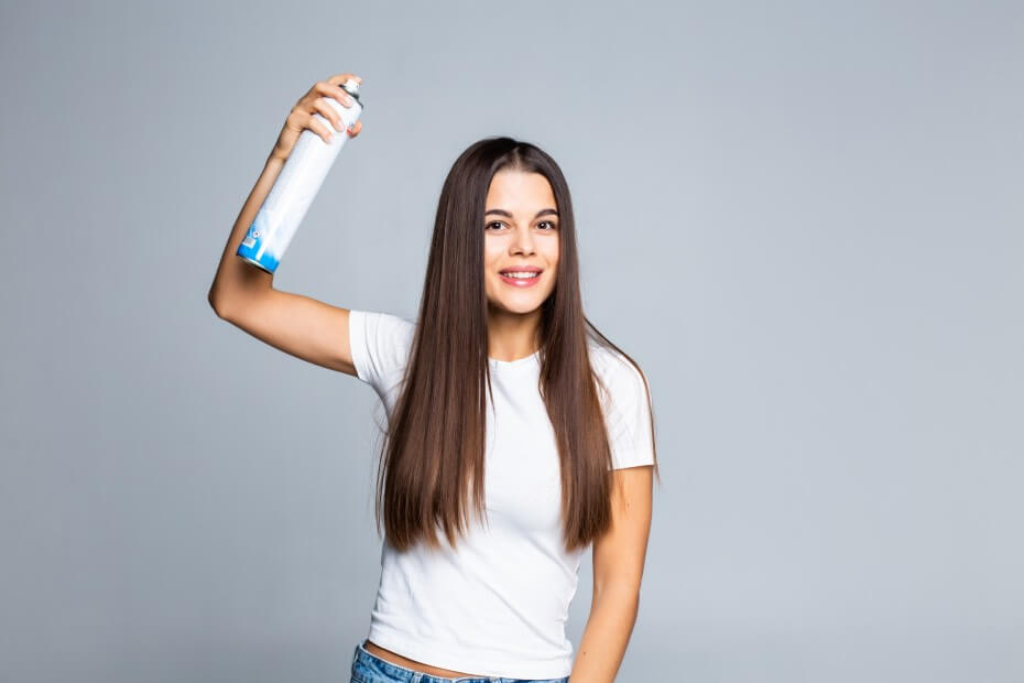En Foriu, sellamos los peinados que realizamos con spray para que estos tengan una mayor durabilidad.