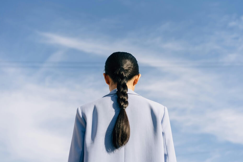 Foriu te comparte el paso a paso para que puedas hacerte una trenza elegante en tus fiestas de este diciembre.
