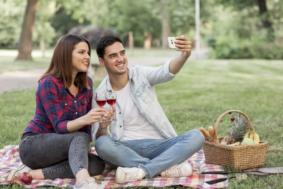 Foriu te da ideas para tu look de maquillaje y peinado para tu picnic de San Valentín.