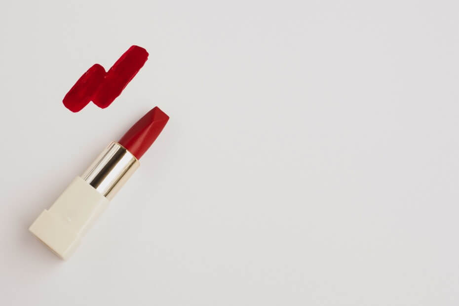 Foriu te recomienda mejor utilizar lipstick de gama alta.